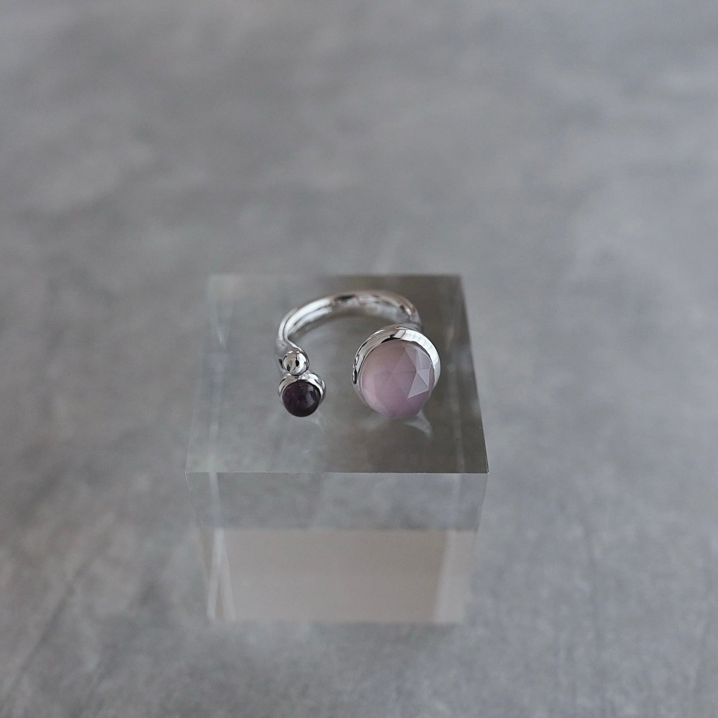 水滴stone ring./ Water droplets stone ring.【在庫有】カルセドニー アメジスト