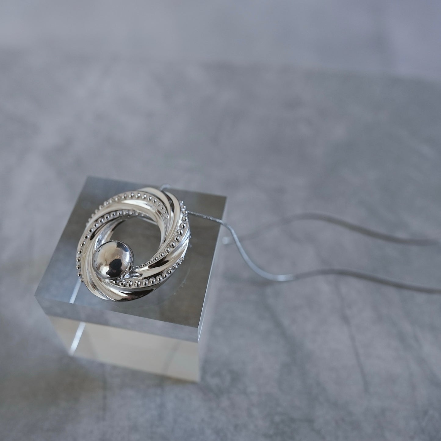 -Towa- 水の環 necklace & broach.