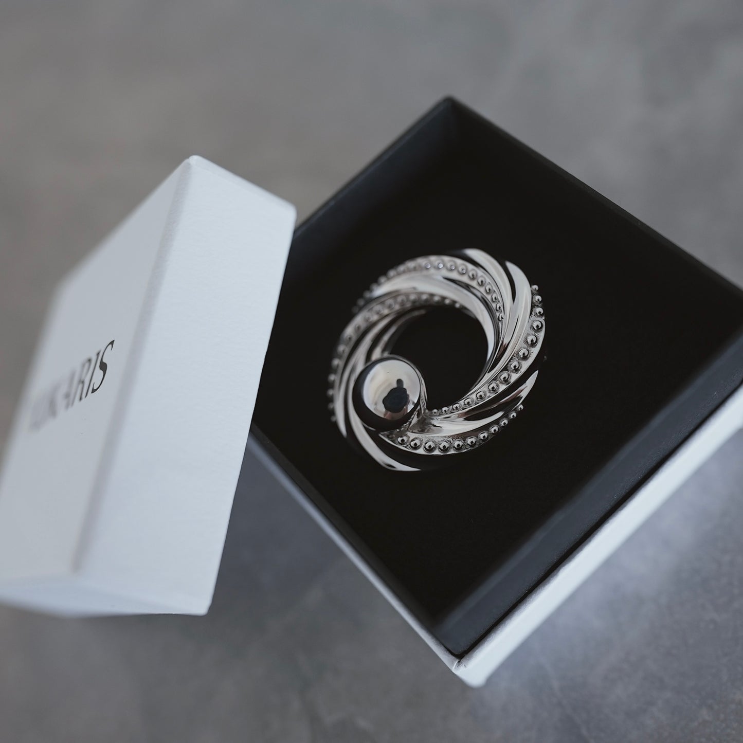 -Towa- 水の環 necklace & broach.