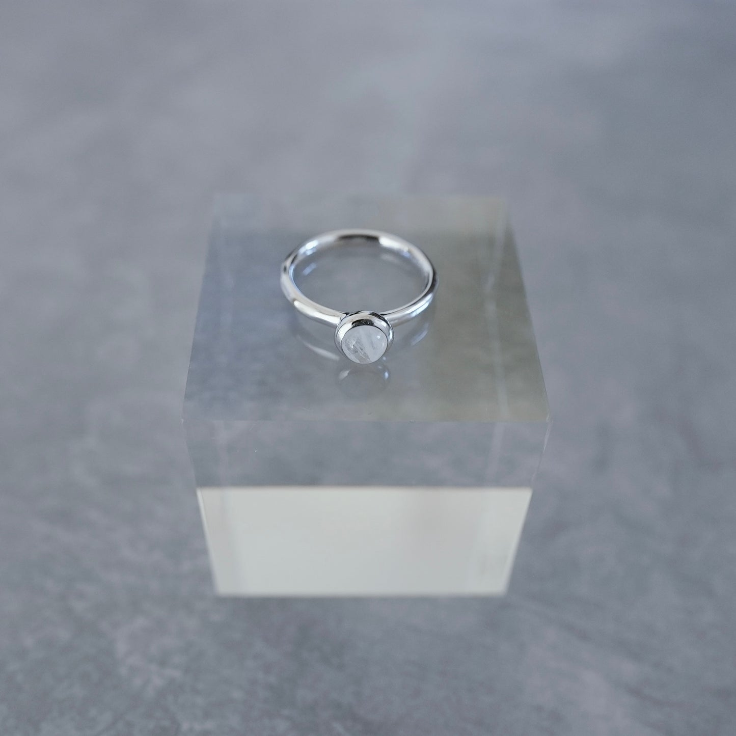 水滴一粒 stone ring./ Water droplets stone ring.【在庫有】ムーンストーン