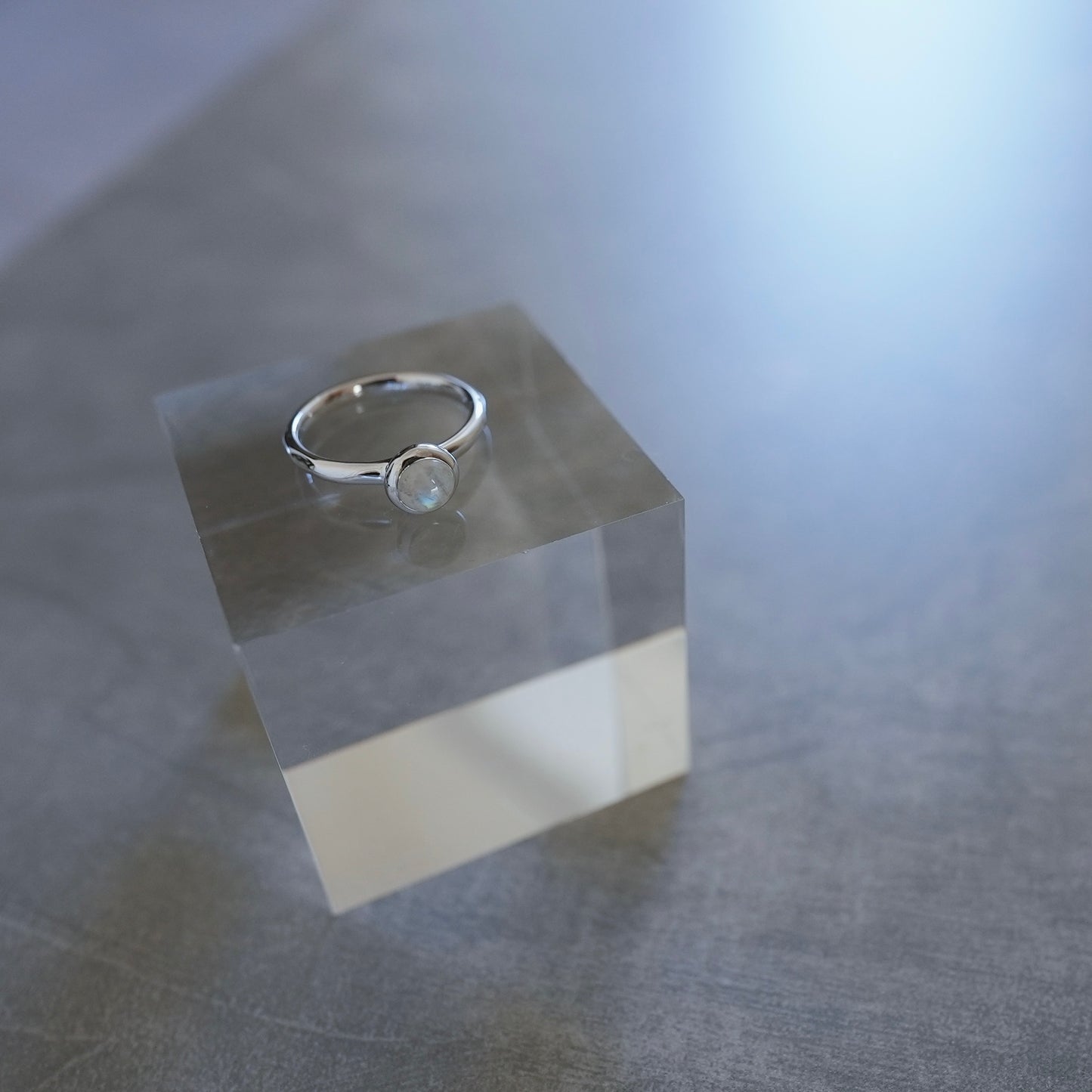 水滴一粒 stone ring./ Water droplets stone ring.【在庫有】ムーンストーン