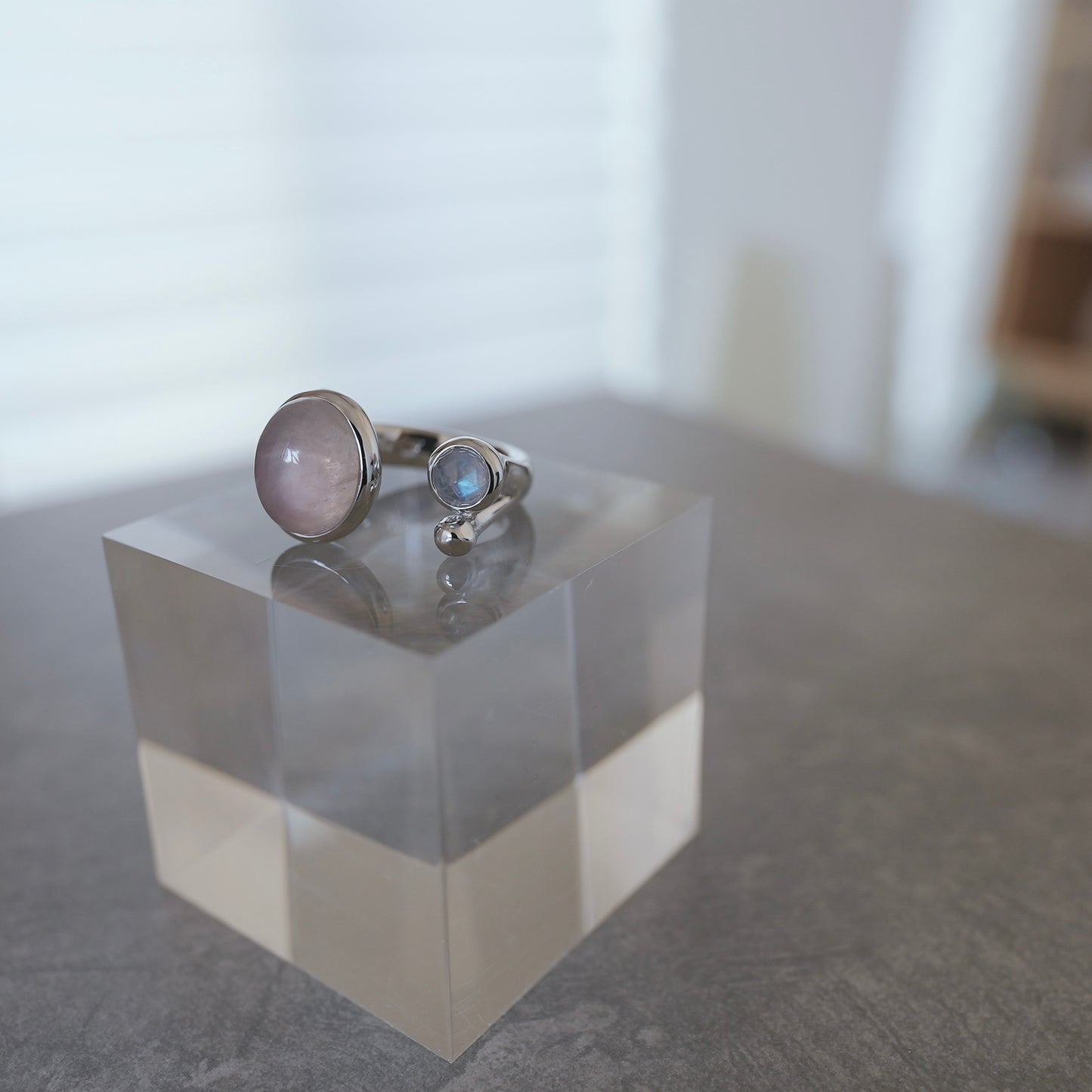 水滴stone ring./ Water droplets stone ring.【在庫有】ローズクォーツ ムーンストーン