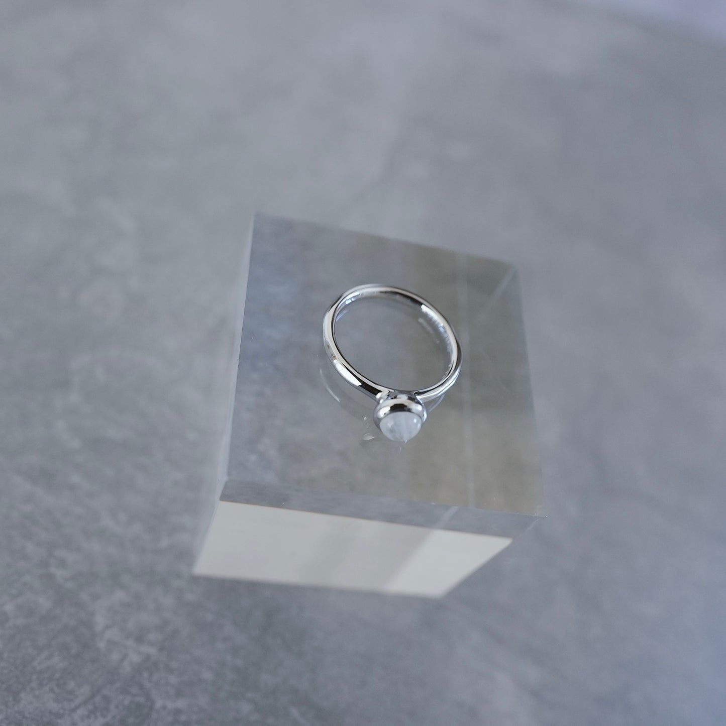 水滴一粒 stone ring./ Water droplets stone ring.【在庫有】ムーンストーン