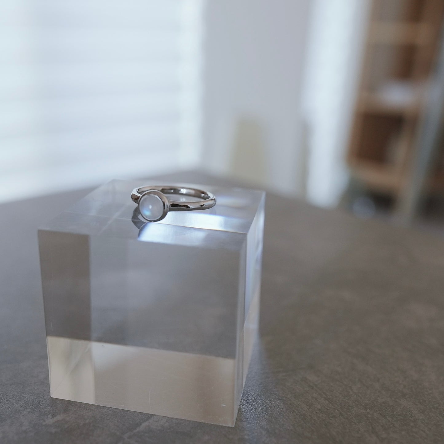 水滴一粒 stone ring./ Water droplets stone ring.【在庫有】ムーンストーン