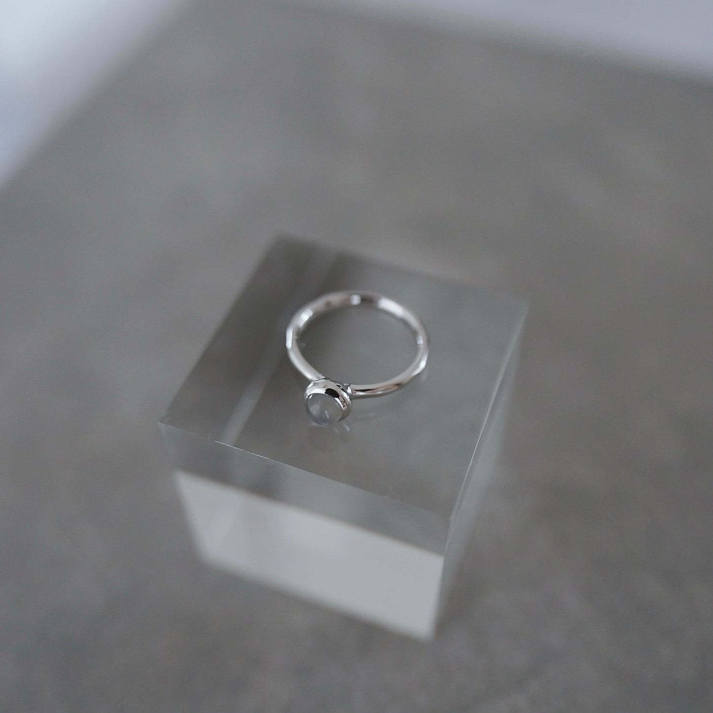 水滴一粒 stone ring./ Water droplets stone ring.【予約】ムーンストーン グレー