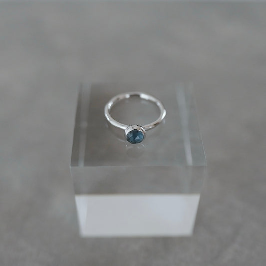水滴一粒 stone ring./ Water droplets stone ring.【在庫有】カイヤナイト