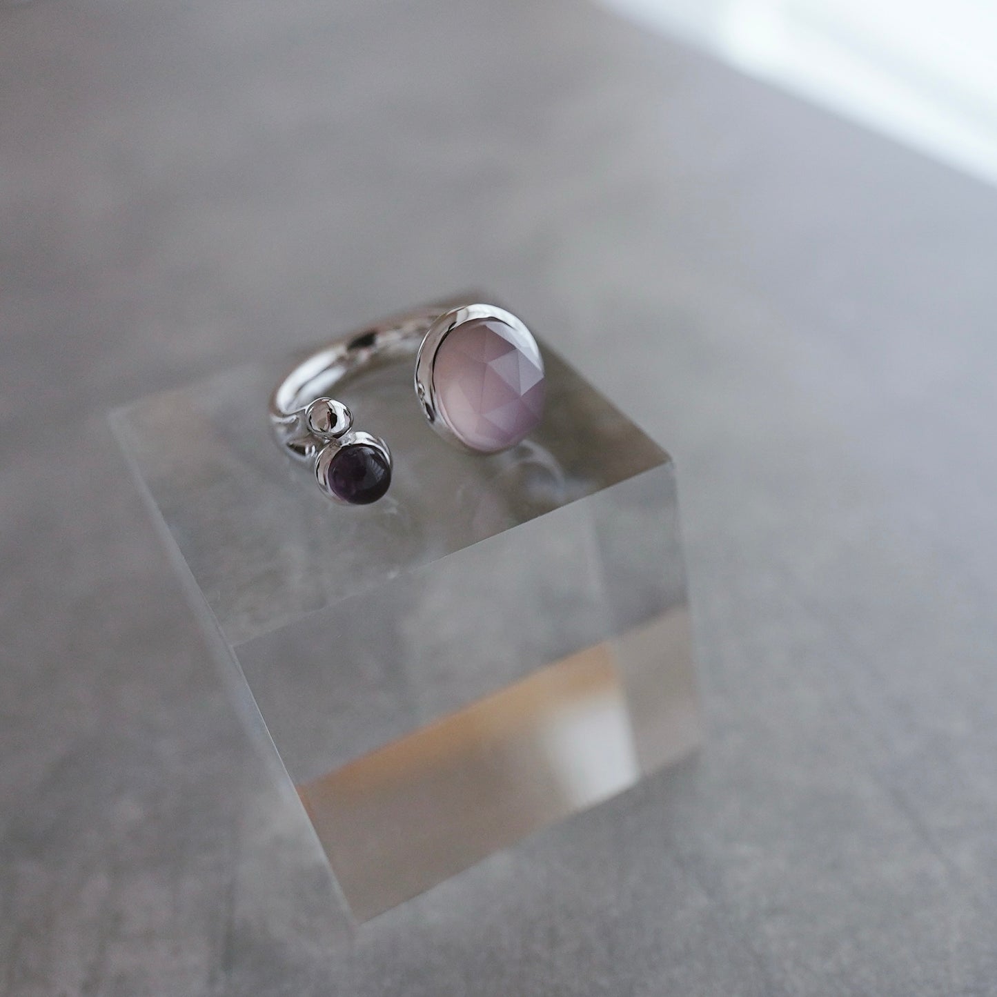水滴stone ring./ Water droplets stone ring.【在庫有】カルセドニー アメジスト