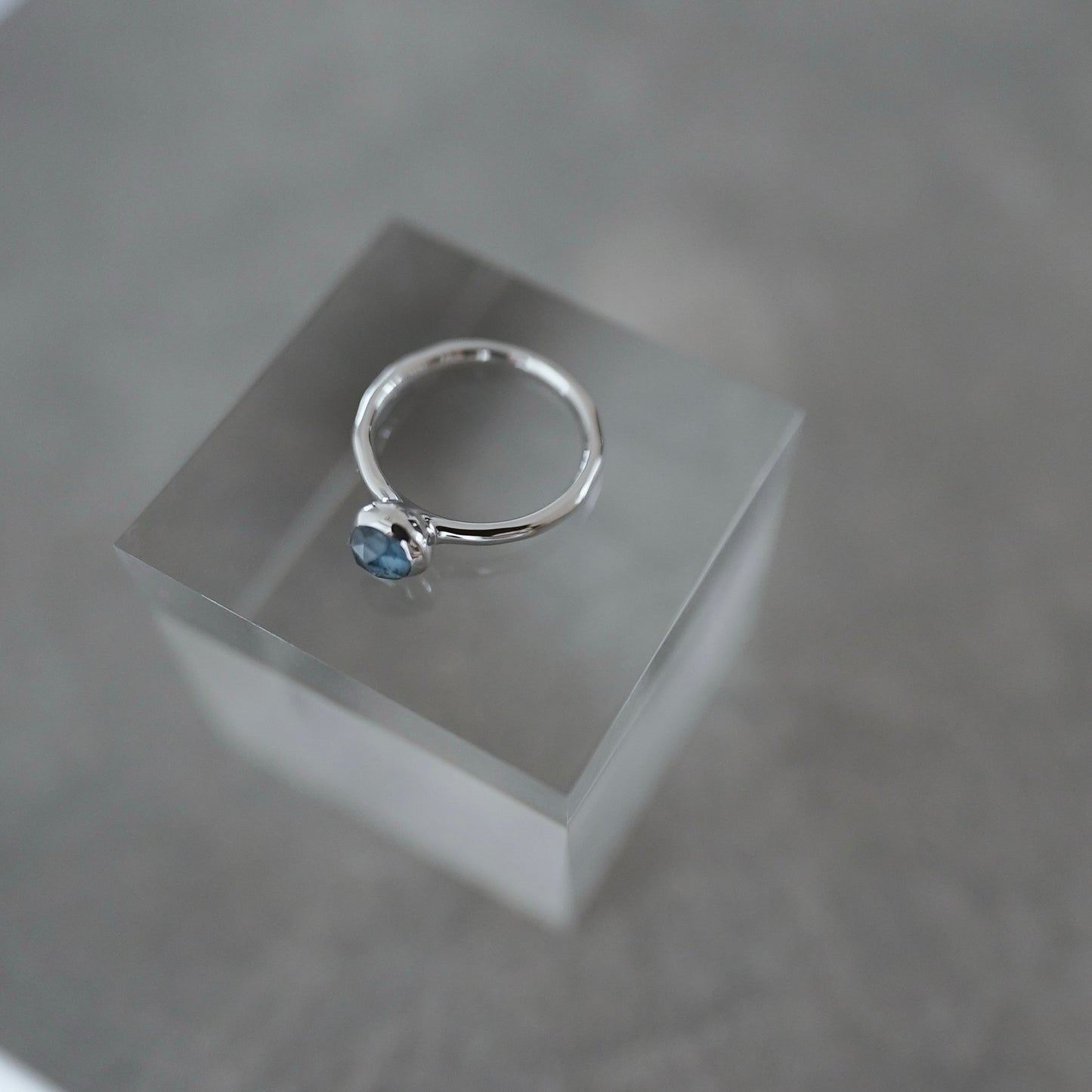 水滴一粒 stone ring./ Water droplets stone ring.【在庫有】カイヤナイト