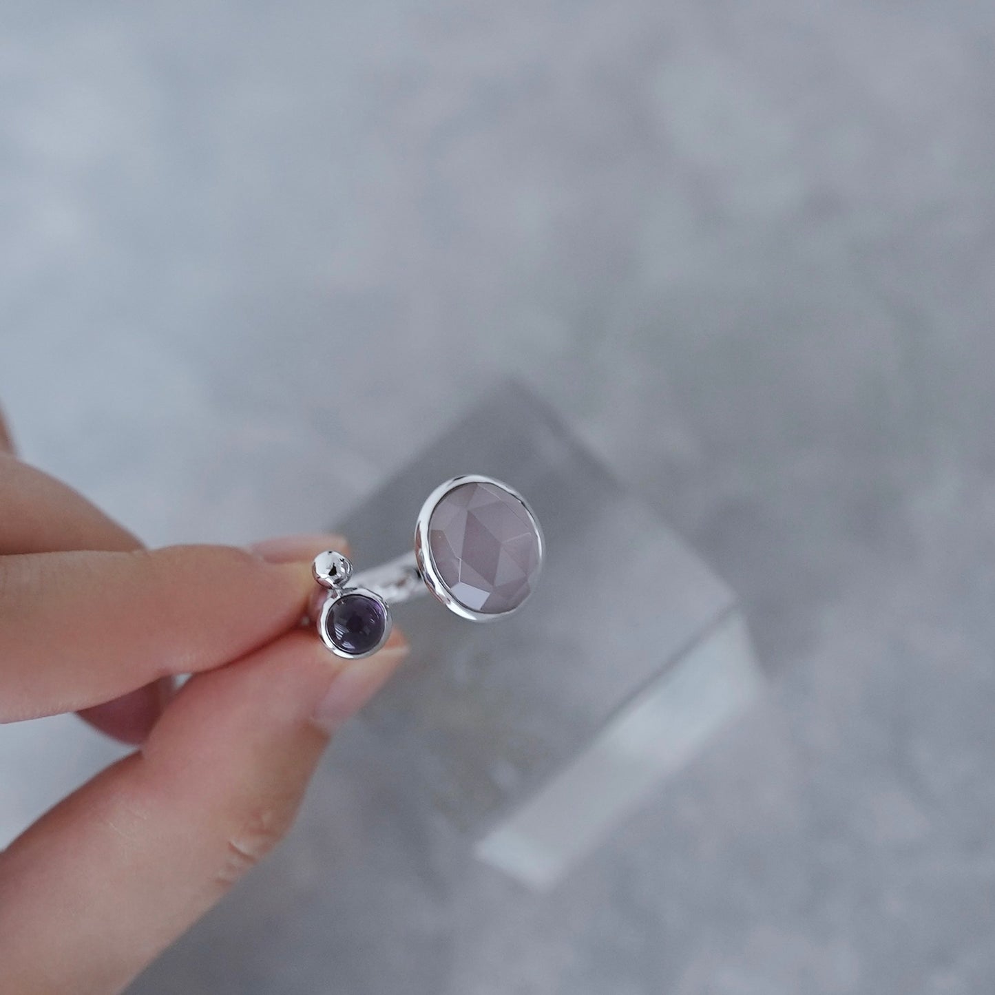 水滴stone ring./ Water droplets stone ring.【在庫有】カルセドニー アメジスト