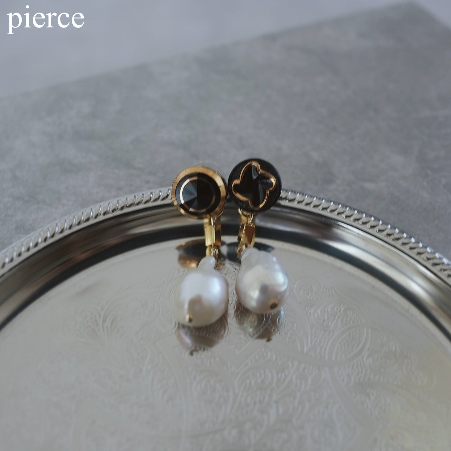 Vintage Gold earring / pierce 【在庫有】