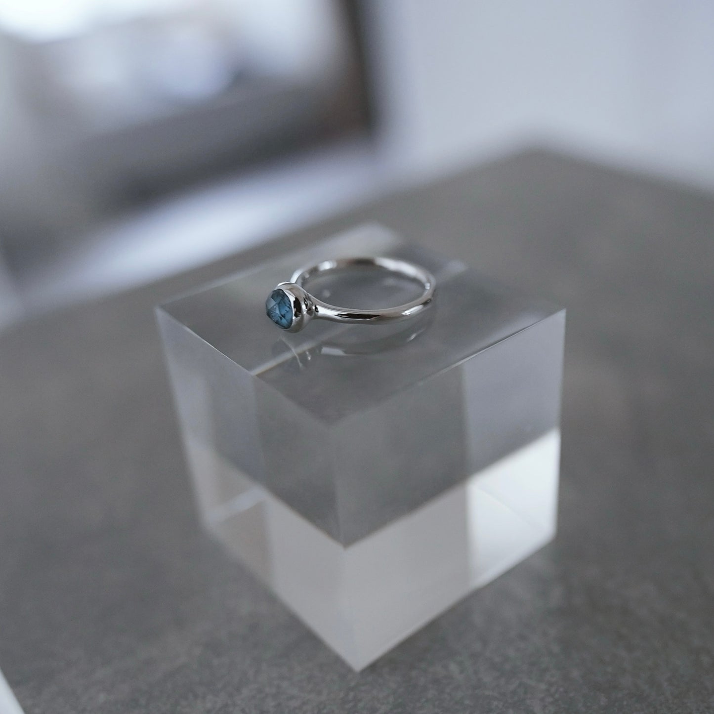 水滴一粒 stone ring./ Water droplets stone ring.【在庫有】カイヤナイト