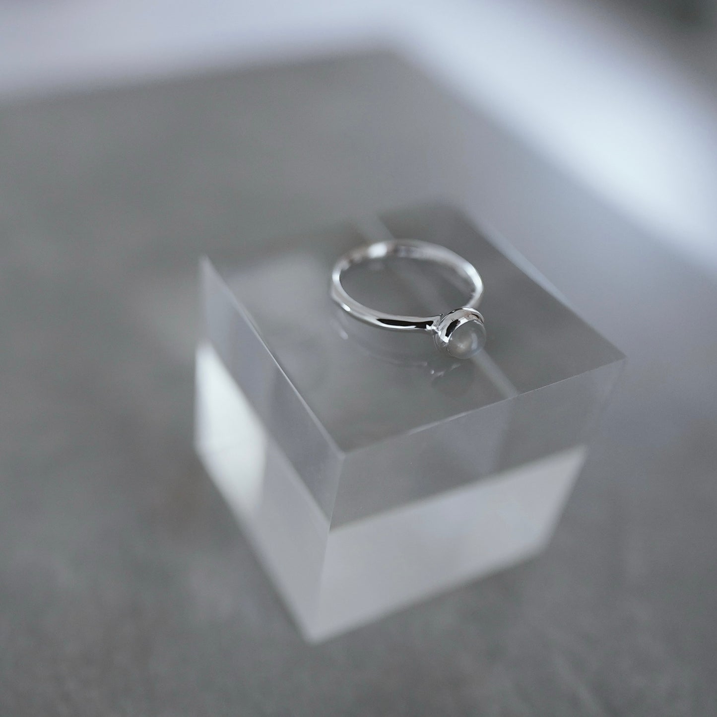 水滴一粒 stone ring./ Water droplets stone ring.【予約】ムーンストーン グレー