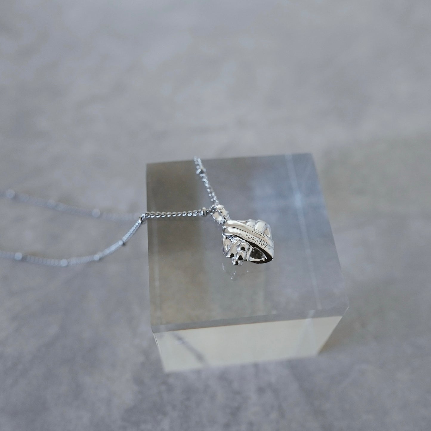 Enishi - a leaf-shaped knot