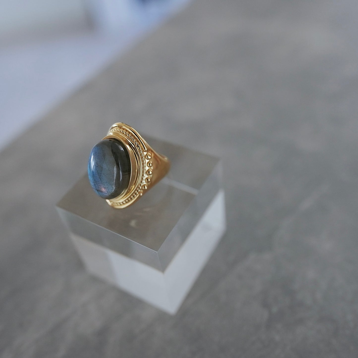 gold 月と太陽 Moon and sun labradorite ring.【予約】