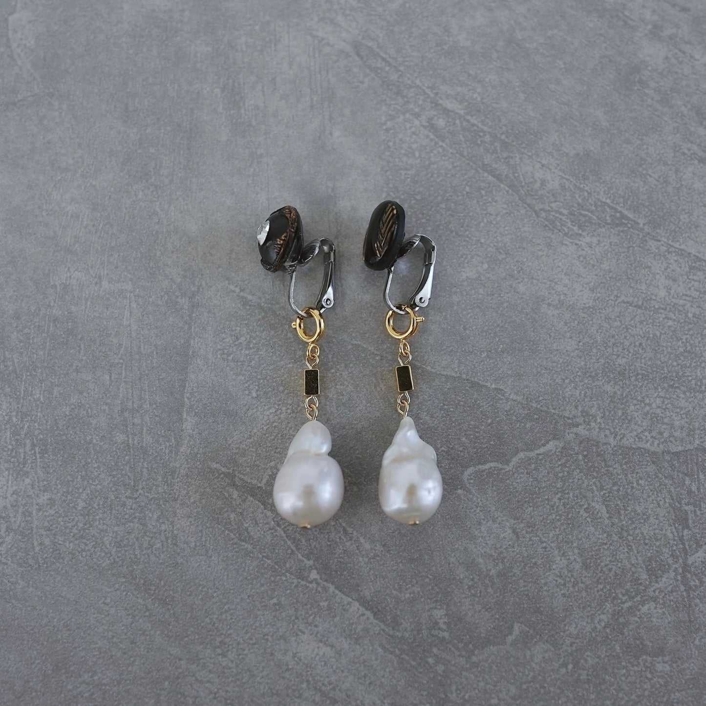 Vintage Gold earring ／ pierce 【在庫有】