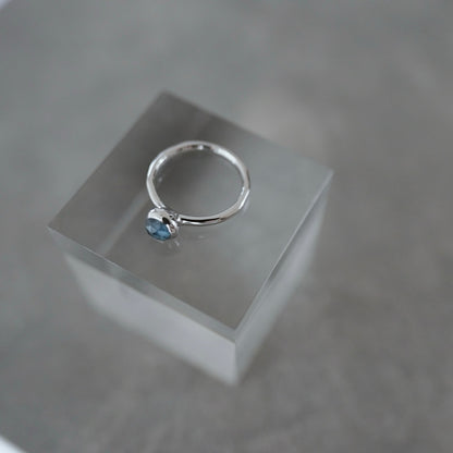 水滴一粒 stone ring.／ Water droplets stone ring.【即発送】カイヤナイト