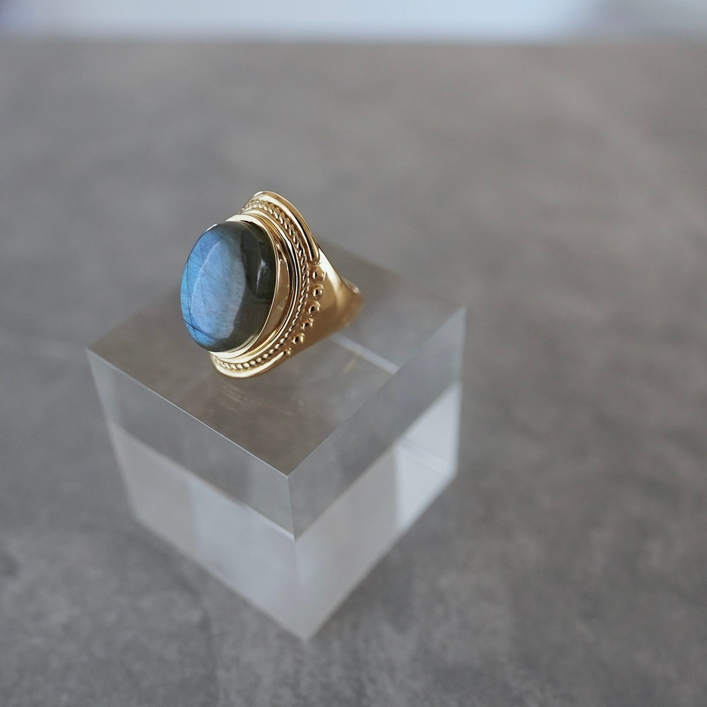 gold 月と太陽 Moon and sun labradorite ring.【予約】