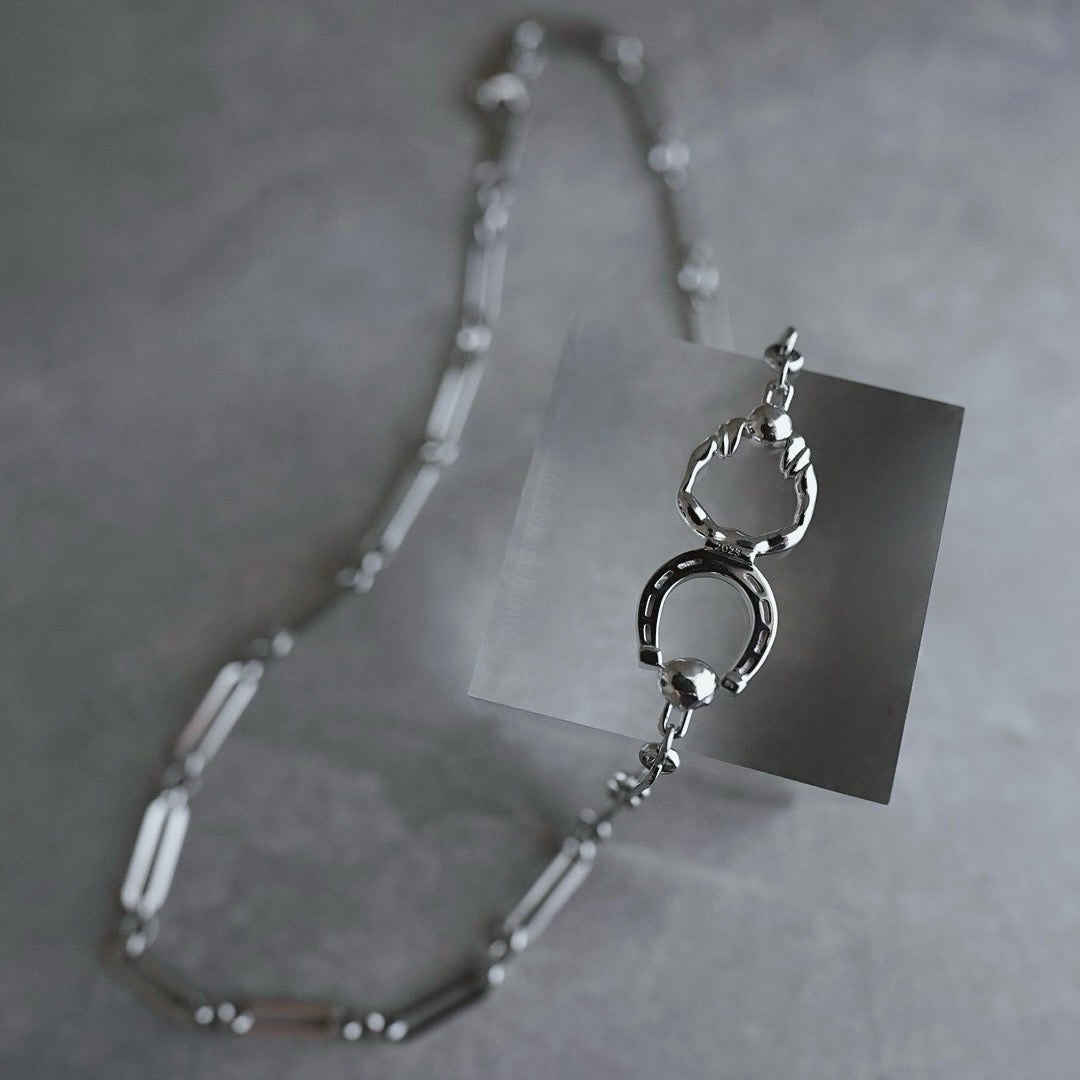 月と太陽 horse shoe necklace【即発送】