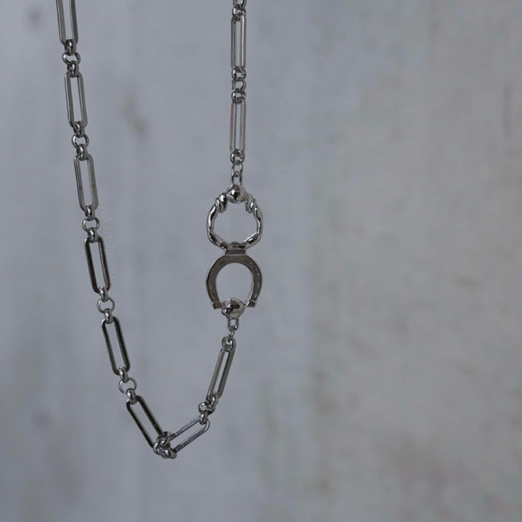 月と太陽 horse shoe necklace【即発送】